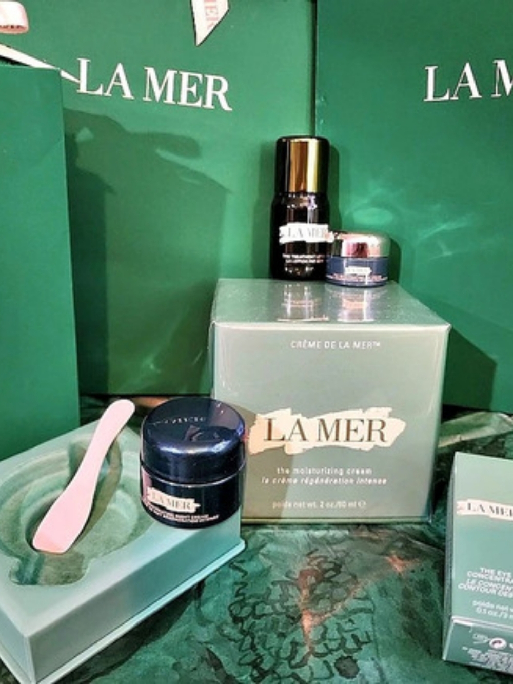 La Mer Crème de la Mer The Moisturizing Cream 2 oz and Skincare Set Moisturizer